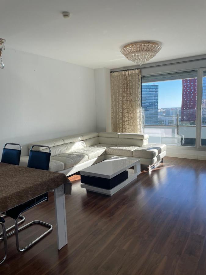 Fira De Barcelona City View Apartment With Garage Parking Οσπιταλέτ ντε Λιοβρεγάτ Εξωτερικό φωτογραφία