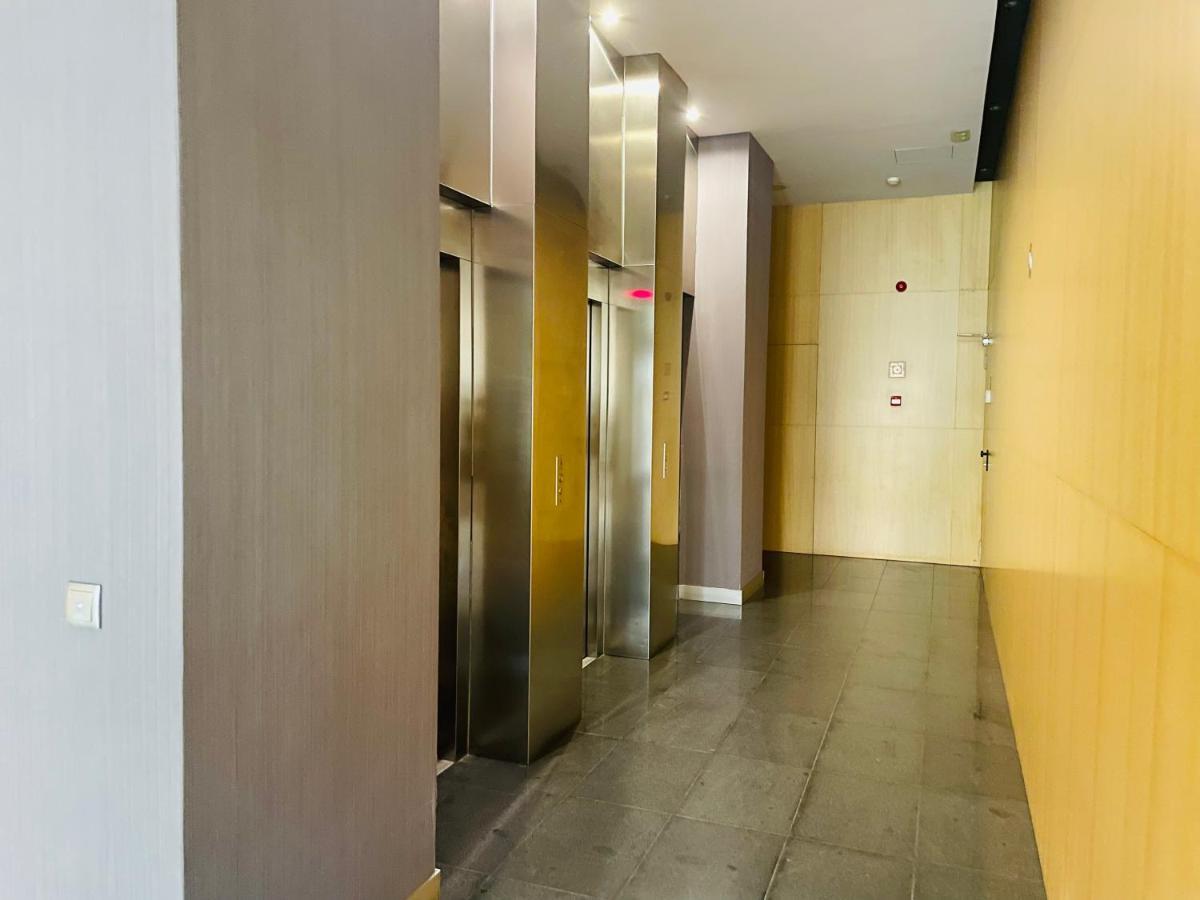 Fira De Barcelona City View Apartment With Garage Parking Οσπιταλέτ ντε Λιοβρεγάτ Εξωτερικό φωτογραφία