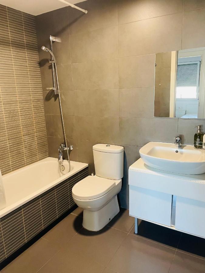 Fira De Barcelona City View Apartment With Garage Parking Οσπιταλέτ ντε Λιοβρεγάτ Εξωτερικό φωτογραφία