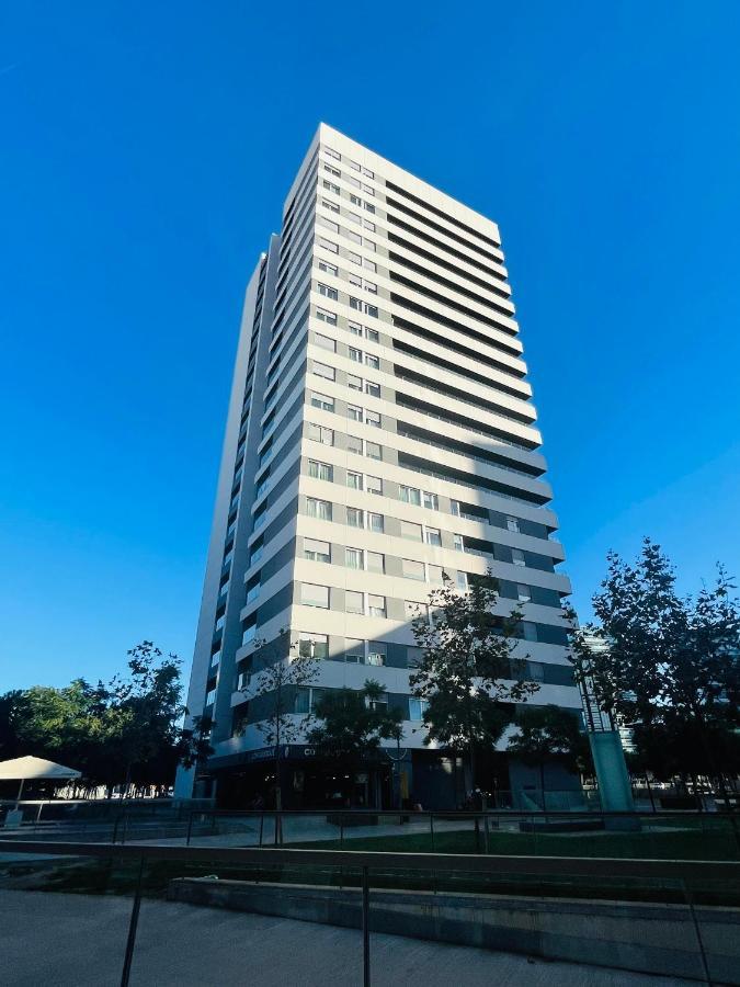 Fira De Barcelona City View Apartment With Garage Parking Οσπιταλέτ ντε Λιοβρεγάτ Εξωτερικό φωτογραφία